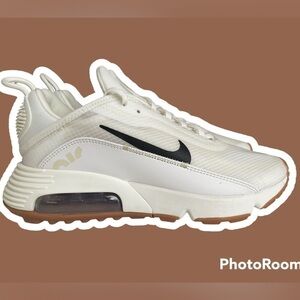 Nike Air Max 2090 Womens “Fossil” CW8610-100 New NWOT​​​​​​​​​​